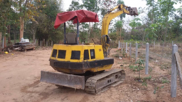 130,000บาท แบคโคร Pc30 มิสซูบิซิ MA-030. เครื่องยนต์4สูบ แรงสะใจ