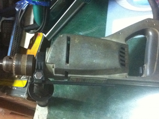 สว่านมือ Makita รุ่น 6301 ขนาดกำลัง 700 W. หัวจับดอกสว่านได้ถึง 13 มม.