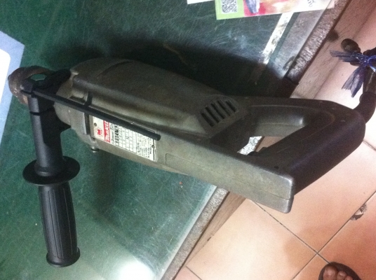 สว่านมือ Makita รุ่น 6301 ขนาดกำลัง 700 W. หัวจับดอกสว่านได้ถึง 13 มม.