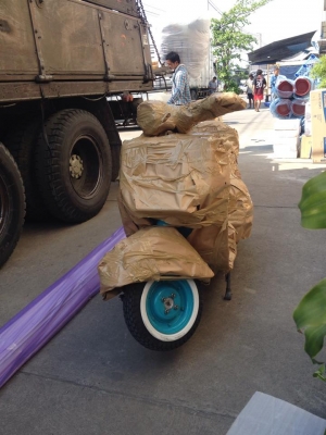 เอเซียเวสป้า---->>จัดส่งรถvespa 64 3 คัน ให้คุณเป๊ก สุโขทัย คุณอั๋น ขอนแก่น และคุณต้นแม่สอด เรียบร้อย23-26/02/2558