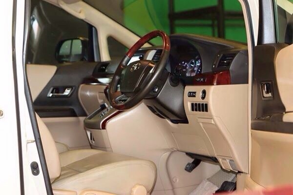 New Alphard 3.5 ปี09 ฟรีดาวน์ดอกเบี้ย0เปอร์เซ็น