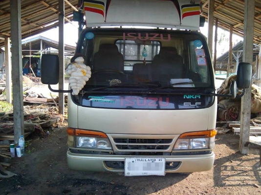 **390,000 บ.ต่อรอง///6ล้อเล็ก NKR-135** ขาย ISUZU NKR-135 6ล้อเล็ก ประกอบ NKR66E 4HF1-135HP ปี2551 เครื่องเดิม เกียร์เดิม เครื่องดี แน่นดี แรง เกียร์ดีไม่หลุด ช่วงล่างแน่น คานหน้าเป็นแหนบแล้ว เฟืองท้ายเพลาลอย คัสซีสวยเดิมๆ ไม่ปะไม่ดาม กระบะพื้นไม้คอกเหล็ก