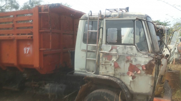 ขายด่วนครับ HINO SUMO FN227 ดั้ม 2 เพลา เครื่องติด ขับได้ ครับ หัวเก๋งต้องทำสีใหม่ ล้อไม่ครบ นะครับ เอกสารเล่มทะเบียน