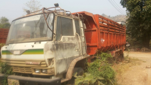 ขายด่วนครับ HINO SUMO FN227 ดั้ม 2 เพลา เครื่องติด ขับได้ ครับ หัวเก๋งต้องทำสีใหม่ ล้อไม่ครบ นะครับ เอกสารเล่มทะเบียน