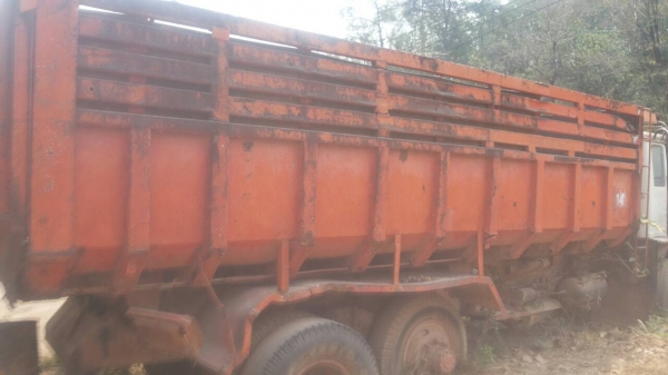 ขายด่วนครับ HINO SUMO FN227 ดั้ม 2 เพลา เครื่องติด ขับได้ ครับ หัวเก๋งต้องทำสีใหม่ ล้อไม่ครบ นะครับ เอกสารเล่มทะเบียน