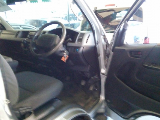ขายด่วนๆ. รถตู้TOYOTA COMMUTER. ตู้ D4D  2500  CC   MT ปี  2007  เต็มๆ. ราคา 639,,000 บาทค่ะ. โทร 0922726669 ตันหยงค่ะ