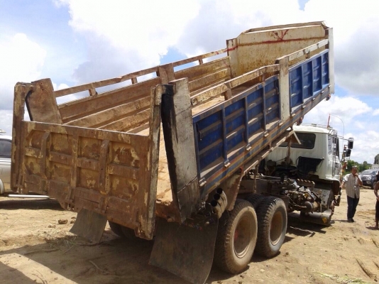 ขายรถบรรทุกสิบล้อดัมพ์ HINO SUMO 227 เครื่องเดิม 220 แรง 2 เพลา ทะเบียนพร้อม