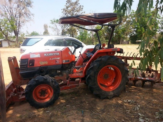 ขายรถไถKUBOTA L3408 34แรง อุปกรณ์ดันหน้า-ผานหลัง เครื่องดี ช่วงล่างดี พร้อมใช้งาน เอกสารพร้อมโอน สนใจโทร 090-8588220คุณนะ 093-3258446คุณบิวตี้ ID:narong498 หรือ www.truck.in.th/498 หรือfb:ณรงค์ ซื้อขายรถมือสอง(เว็บไซต์ส่วนตัว)
