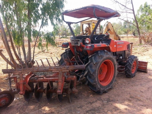 ขายรถไถKUBOTA L3408 34แรง อุปกรณ์ดันหน้า-ผานหลัง เครื่องดี ช่วงล่างดี พร้อมใช้งาน เอกสารพร้อมโอน สนใจโทร 090-8588220คุณนะ 093-3258446คุณบิวตี้ ID:narong498 หรือ www.truck.in.th/498 หรือfb:ณรงค์ ซื้อขายรถมือสอง(เว็บไซต์ส่วนตัว)