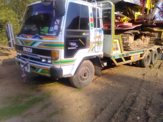 ขายเทเลอร์พร้อมรถเกี่ยวข้าว1520000บาท ต่อรองราคาได้