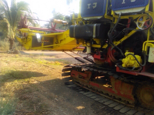 ขายเทเลอร์พร้อมรถเกี่ยวข้าว1520000บาท ต่อรองราคาได้