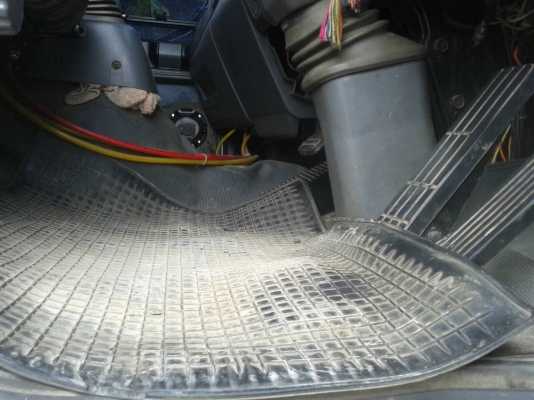 รถฮีโน่ 10 ล้อดั้ม FM1M  เปลื่ยนเครื่อง 320 แรงม้า. ปี 36    สนใจติดต่อ  081 - 6079515