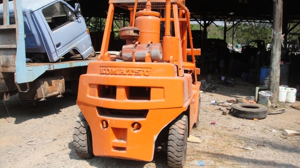โฟคลิฟท์ KOMATSU ดีเฃล3.5ตัน ราคาถูก