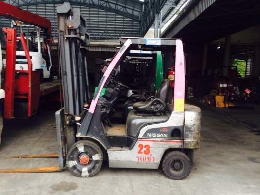รถยกนิสสันน้ำหนักยก 1.5 ตัน เสาสูง 4 เมตร เครื่องดีเซล เกียร์ออโต้