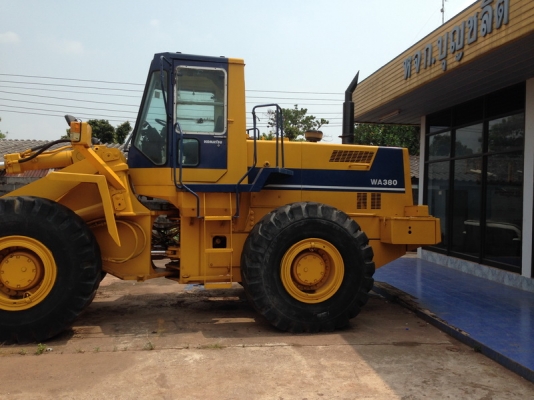 รถตักล้อยาง KOMATSU WA 380-1 รถนอกนำเข้า