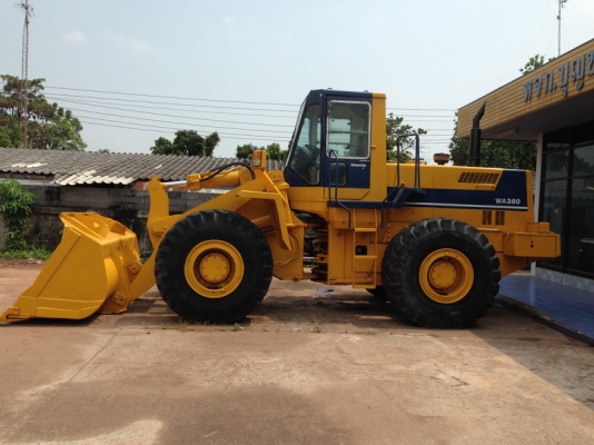 รถตักล้อยาง KOMATSU WA 380-1 รถนอกนำเข้า
