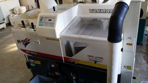 เครื่องสีข้าวกล้องเก่าญี่ปุ่น YANMAR รุ่น SH300  สภาพสวย เครื่องพร้อมใช้งาน  ไม่เคยใช้งานในไทย
