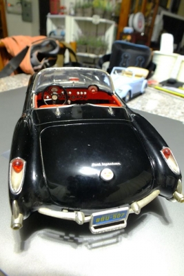 ขออนุญาตขายโมเดลรถคลาสสิคงานเก่า made in italy 1957 Chevrolet Corvette