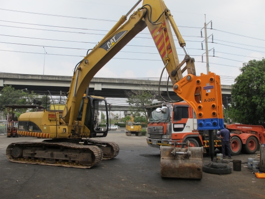 รถขุด CAT 320C เดินระบบหัวกระแทก พร้อม หัวกระแทกใหม่ ASADA A-200 โทร.02-9409240