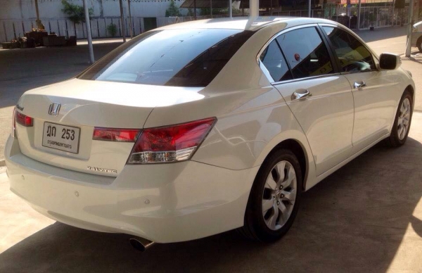 HONDA ACCORD 2.4el 2010 สีขาว