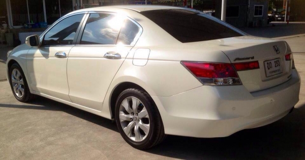 HONDA ACCORD 2.4el 2010 สีขาว