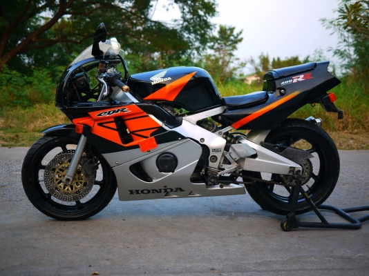 ขาย Cbr92 ตัวคาร์บูไฟฟ้า พร้อมทะเบียนแท้ แฟริ่งเดิม ABS แท้ เครื่องสุดยอด พร้อมออกทริปทันทีใ