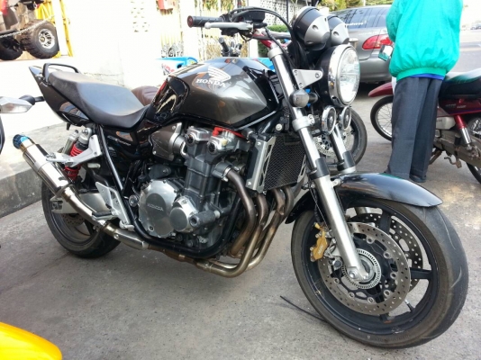 ขายHONDA CB1300  ปี2000  สวยสภาพนางฟ้า เอกอินวอย์+สรรพสามิตร