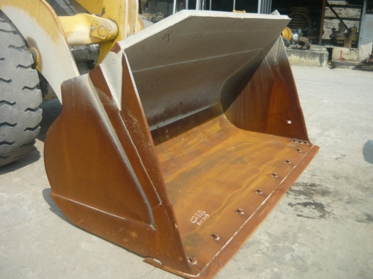 รถตักล้อยาง Komatsu WA320-5 รถนำเข้าจากญี่ปุ่น ยังไม่ผ่านการใช้งานในไทย