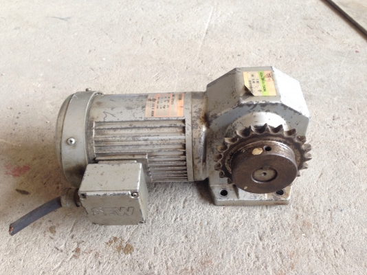 ขายมอเตอร์เกียร์ Sew eurodrive หัวเกียร์ GTR made in Japan 0.5 HP. 380V อัตราทด 1:60 สภาพสวย พร้อมใช้งาน