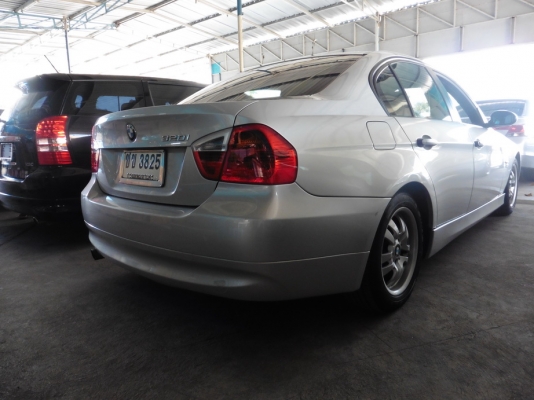 BMW - SERIES 3 - 320iSE E90 AT ปี2006 สีเงิน(ตะกั่ว) เกียร์อัตโนมัติ เครื่องเบนซิน 2000cc BMW - SERIES 3 - 320iSE E90 AT ปี2006 สีเงิน(ตะกั่ว) เกียร์อัตโนมัติ เครื่องเบนซิน 2000cc