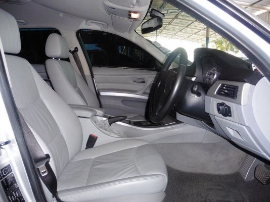 BMW - SERIES 3 - 320iSE E90 AT ปี2006 สีเงิน(ตะกั่ว) เกียร์อัตโนมัติ เครื่องเบนซิน 2000cc BMW - SERIES 3 - 320iSE E90 AT ปี2006 สีเงิน(ตะกั่ว) เกียร์อัตโนมัติ เครื่องเบนซิน 2000cc