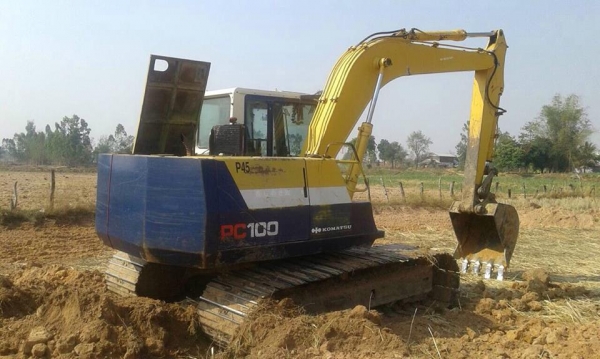 **780,000 บ.ต่อรอง///แบคโฮ PC100-5** ขาย แบคโฮ ยอดนิยม KOMATSU PC100-5 S.No.30869 เครื่องเดิม ปั้มเดิม ไฟฟ้าครบ เครื่องKOMATSU 4สูบ แน่นดี แรงดี แห้งๆ ไม่เยิ้ม ปั้มแน่นแรง ไม่รั่ว ไม่ซึม ทำงานดี เร็ว ไม่มีโหลด บูมอาร์มดี มีเชื่ิอม1แผล ตามรูป บุ้งกี๋ดี หนา **780,000 บ.ต่อรอง///แบคโฮ PC100-5** ขาย แบคโฮ ยอดนิยม KOMATSU PC100-5 S.No.30869 เครื่องเดิม ปั้มเดิม ไฟฟ้าครบ เครื่องKOMATSU 4สูบ แน่นดี แรงดี แห้งๆ ไม่เยิ้ม ปั้มแน่นแรง ไม่รั่ว ไม่ซึม ทำงานดี เร็ว ไม่มีโหลด บูมอาร์มดี มีเชื่ิอม1แผล ตามรูป บุ้งกี๋ดี หนา