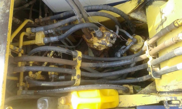 **780,000 บ.ต่อรอง///แบคโฮ PC100-5** ขาย แบคโฮ ยอดนิยม KOMATSU PC100-5 S.No.30869 เครื่องเดิม ปั้มเดิม ไฟฟ้าครบ เครื่องKOMATSU 4สูบ แน่นดี แรงดี แห้งๆ ไม่เยิ้ม ปั้มแน่นแรง ไม่รั่ว ไม่ซึม ทำงานดี เร็ว ไม่มีโหลด บูมอาร์มดี มีเชื่ิอม1แผล ตามรูป บุ้งกี๋ดี หนา **780,000 บ.ต่อรอง///แบคโฮ PC100-5** ขาย แบคโฮ ยอดนิยม KOMATSU PC100-5 S.No.30869 เครื่องเดิม ปั้มเดิม ไฟฟ้าครบ เครื่องKOMATSU 4สูบ แน่นดี แรงดี แห้งๆ ไม่เยิ้ม ปั้มแน่นแรง ไม่รั่ว ไม่ซึม ทำงานดี เร็ว ไม่มีโหลด บูมอาร์มดี มีเชื่ิอม1แผล ตามรูป บุ้งกี๋ดี หนา