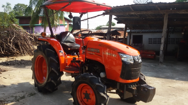 วันนี้ล้างเสร็จแล้วขายรถไถL3608สภาพสวยมากไมขึ้นแค่450ช.ม.ราคา285000บาท ตัวปล่าวไม้เคยไถไม้เคยปั่นนาเป็นรถอัดฟางครับสนใจโทร0813655997อำพร พาเจริญรถอยู่วังบัว คลองขลุง กำแพงเพชร