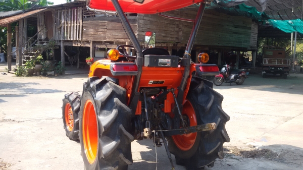 วันนี้ล้างเสร็จแล้วขายรถไถL3608สภาพสวยมากไมขึ้นแค่450ช.ม.ราคา285000บาท ตัวปล่าวไม้เคยไถไม้เคยปั่นนาเป็นรถอัดฟางครับสนใจโทร0813655997อำพร พาเจริญรถอยู่วังบัว คลองขลุง กำแพงเพชร