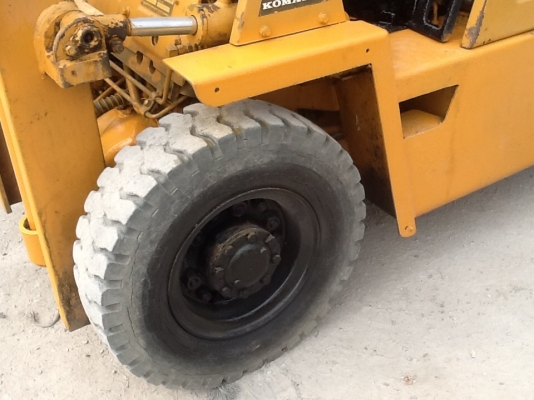 รถยกkomutsu 2.5ตัน ดีเซล สภาพดีพร้อมใช้ เพิ่งเข้าจากญี่ปุ่น