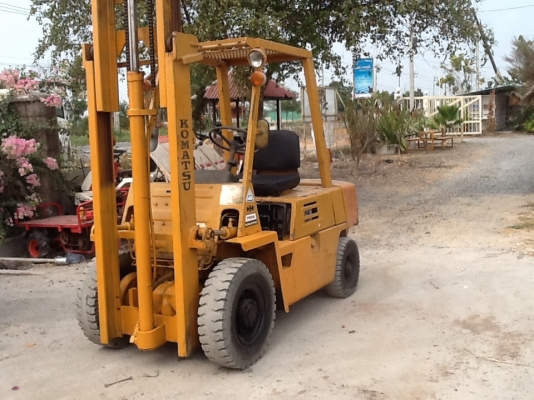 รถยกkomutsu 2.5ตัน ดีเซล สภาพดีพร้อมใช้ เพิ่งเข้าจากญี่ปุ่น