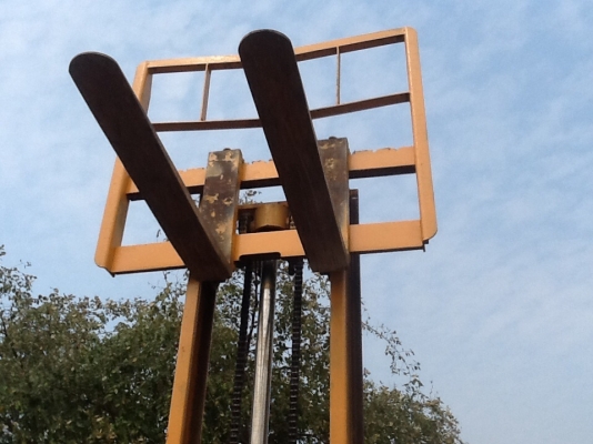 รถยกkomutsu 2.5ตัน ดีเซล สภาพดีพร้อมใช้ เพิ่งเข้าจากญี่ปุ่น