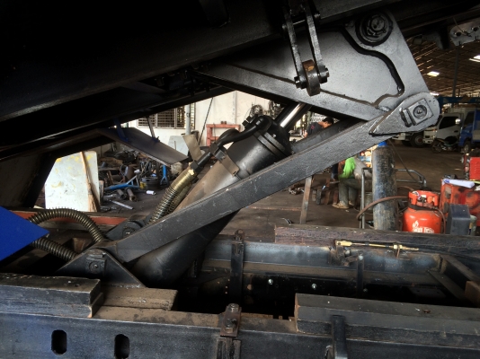 ขาย6ล้อดั๊มพ์อีซูซุ NPR วางเครื่องอีซูซุ 6BG1 เสื้อเพลา SBR หน้า-หลัง