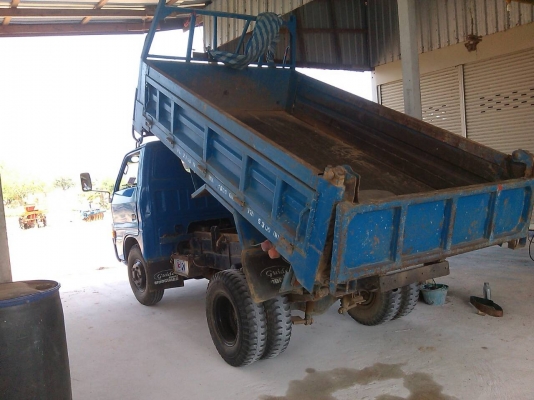 หกล้อ ISUZU TLD85ดั้มยิ่งหน้าต่อใหม่ สภาพดีบางเดิมสวยจัดไม่มีผุทั้งคัน ทะเบียน ภาษีเต็ม พร้อมโอน