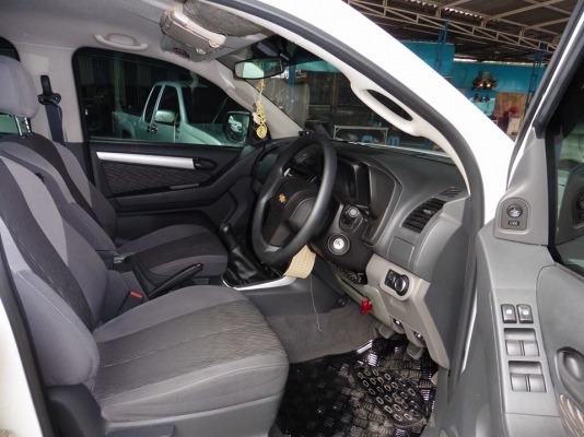 CHEVROLET - COLORADO - Crew Cab LT 2.5 MT ปี2012 สีขาว เกียร์ธรรมดา เครื่องดีเซล 2500cc CHEVROLET - COLORADO - Crew Cab LT 2.5 MT ปี2012 สีขาว เกียร์ธรรมดา เครื่องดีเซล 2500cc