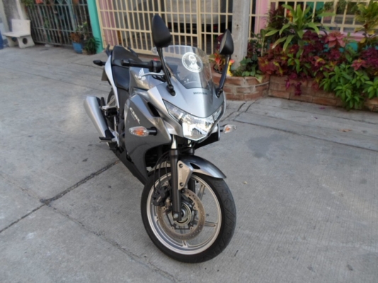 ยังไงก็ขาย CBR 250i ABS ปี54 สวยๆ ราคาโดนๆ รถบ้านวิ่งน้อย เอกสารชุดโอนครบ พร้อมใช้งาน