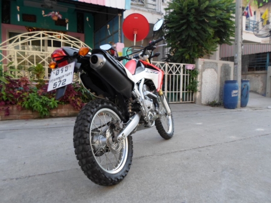 ยังไงก็ขาย CRF 250 ปี 55 สตาร์ทมือ สวยๆ สภาพนางฟ้า เก่าเก็บ เอาสารชุดโอนครบ พร้อมใช้งาน
