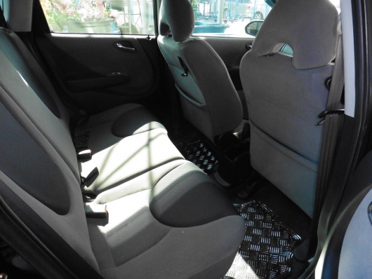 HONDA - JAZZ - i-DSI 1.5 AT ปี2004 สีดำ เกียร์อัตโนมัติ เครื่องเบนซิน 1500cc HONDA - JAZZ - i-DSI 1.5 AT ปี2004 สีดำ เกียร์อัตโนมัติ เครื่องเบนซิน 1500cc