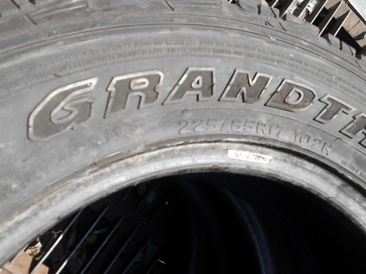 225/65R17 DUNLOP GRAND TREK AT3  มี 3 เส้น TEL.081-427-3941