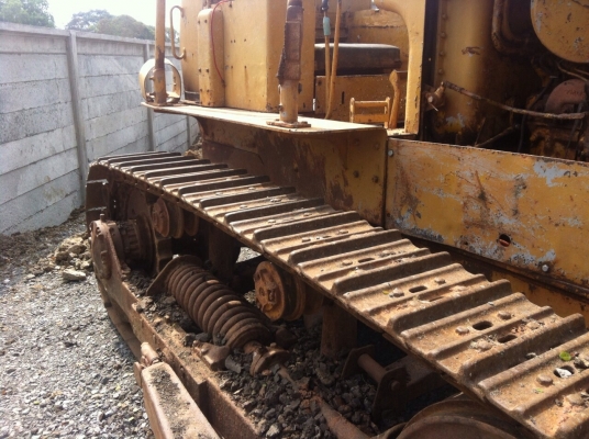 ขายรถแทรกเตอร์ CAT.D5 ตีนไก่ เกียร์ตัด ช่วงล้างดี ฝาบาง ราคา350000 ต่อรอง