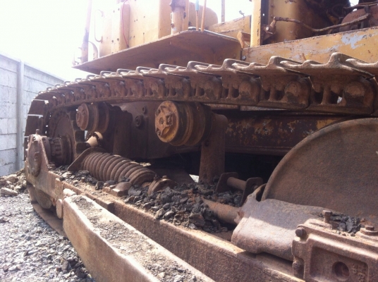 ขายรถแทรกเตอร์ CAT.D5 ตีนไก่ เกียร์ตัด ช่วงล้างดี ฝาบาง ราคา350000 ต่อรอง