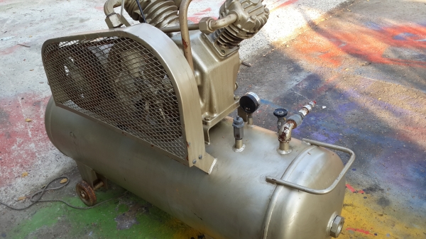 ปั้มลม TOSHIBA 3 แรง 2 หัว ถัง 150 ลิตร รหัส K - 2 ปั้มลม TOSHIBA 3 แรง 2 หัว ถัง 150 ลิตร รหัส K - 2