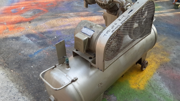 ปั้มลม TOSHIBA 3 แรง 2 หัว ถัง 150 ลิตร รหัส K - 2 ปั้มลม TOSHIBA 3 แรง 2 หัว ถัง 150 ลิตร รหัส K - 2