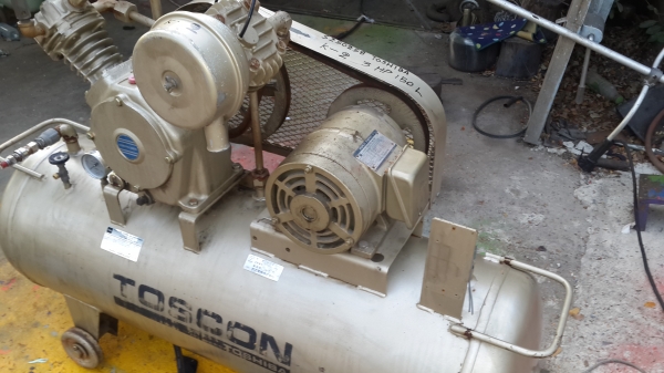 ปั้มลม TOSHIBA 3 แรง 2 หัว ถัง 150 ลิตร รหัส K - 2 ปั้มลม TOSHIBA 3 แรง 2 หัว ถัง 150 ลิตร รหัส K - 2